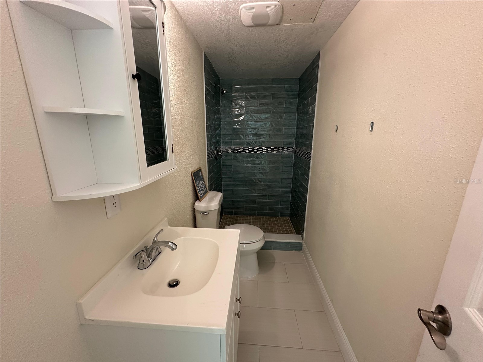 4305 E Henry Avenue Tampa FL 33610 TB8481692 image17