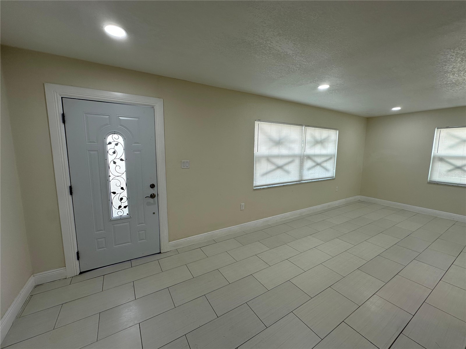4305 E Henry Avenue Tampa FL 33610 TB8481692 image6