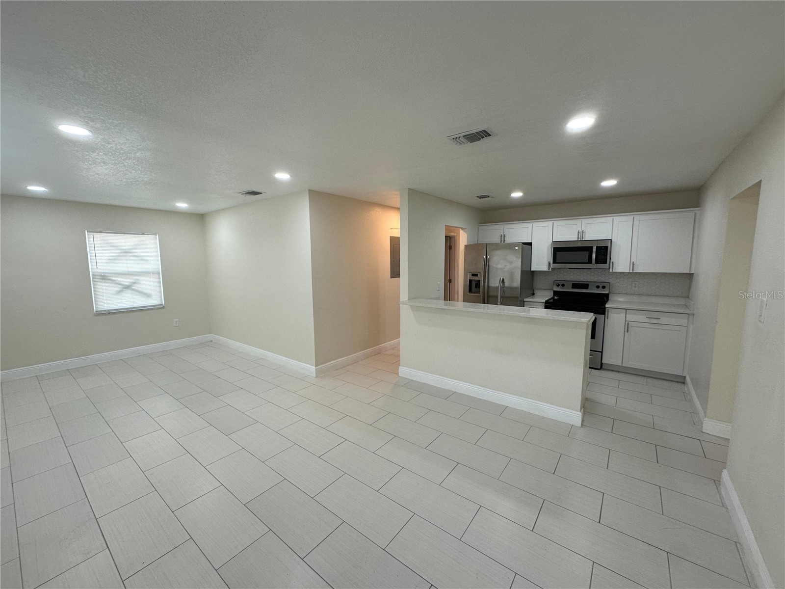 4305 E Henry Avenue Tampa FL 33610 TB8481692 image9