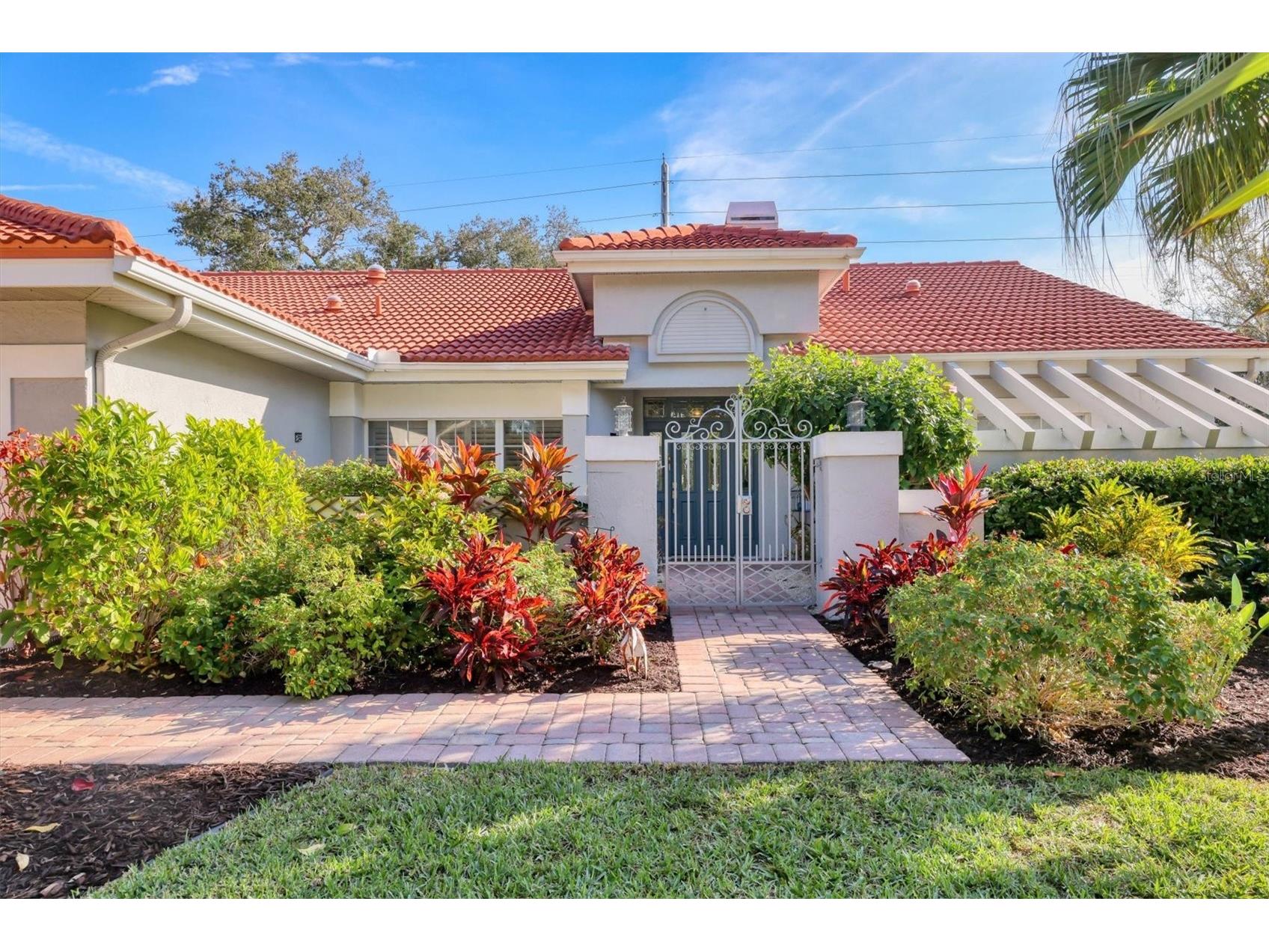 4305 Highland Oaks Circle Sarasota FL 34235 A4676006 image1