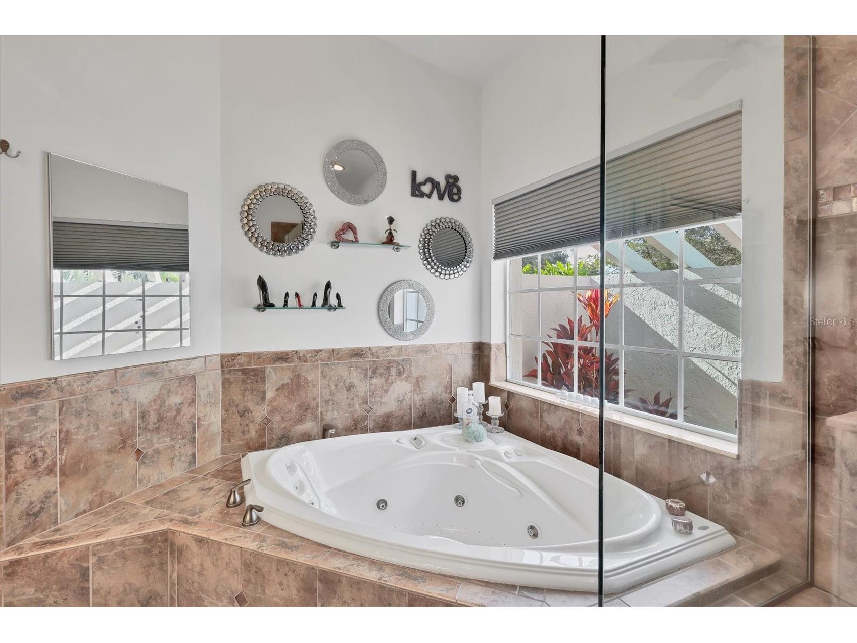 4305 Highland Oaks Circle Sarasota FL 34235 A4676006 image27