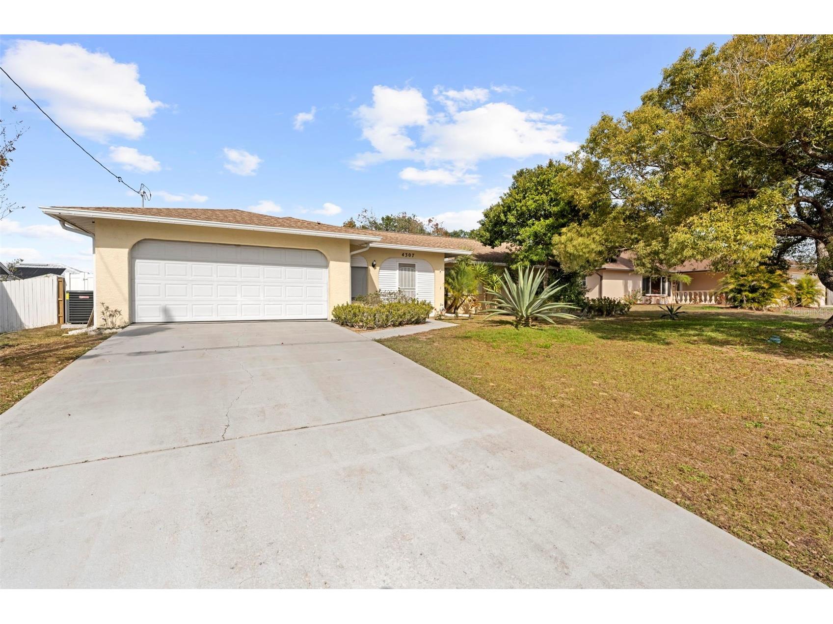 4307 Goldcoast Avenue Spring Hill FL 34609 TB8464039 image1
