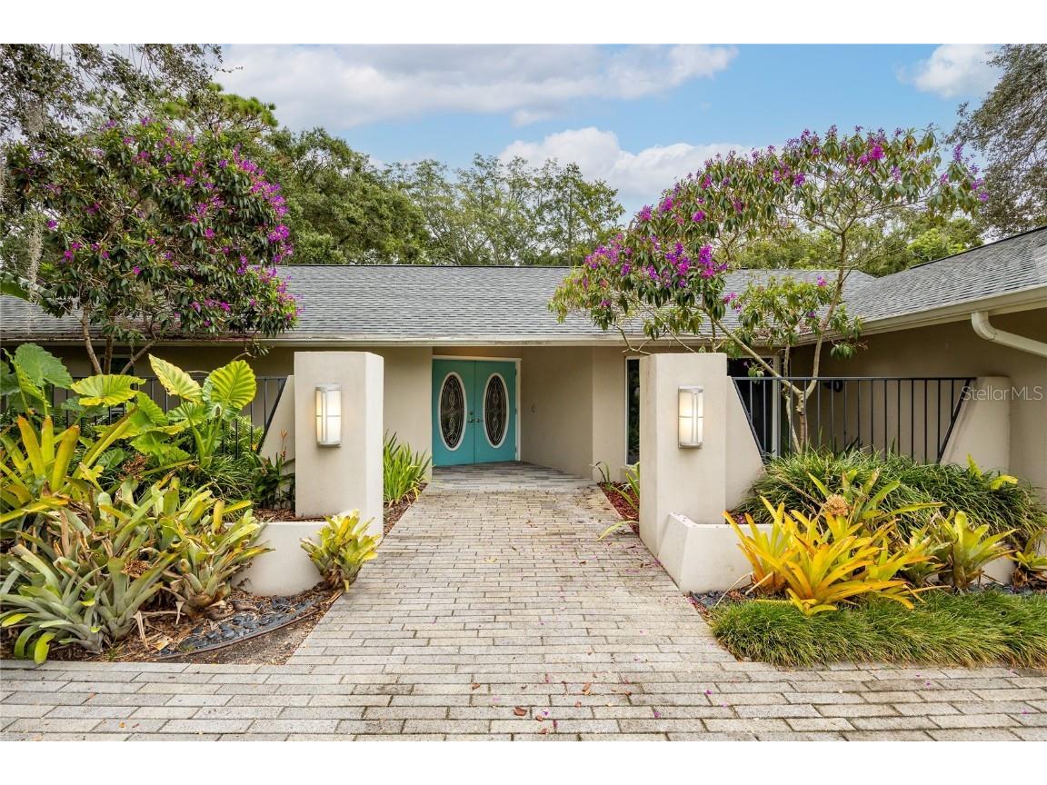 4308 Hudson Lane Tampa FL 33618 - SWEETWATER CREEK TB8425712 image1