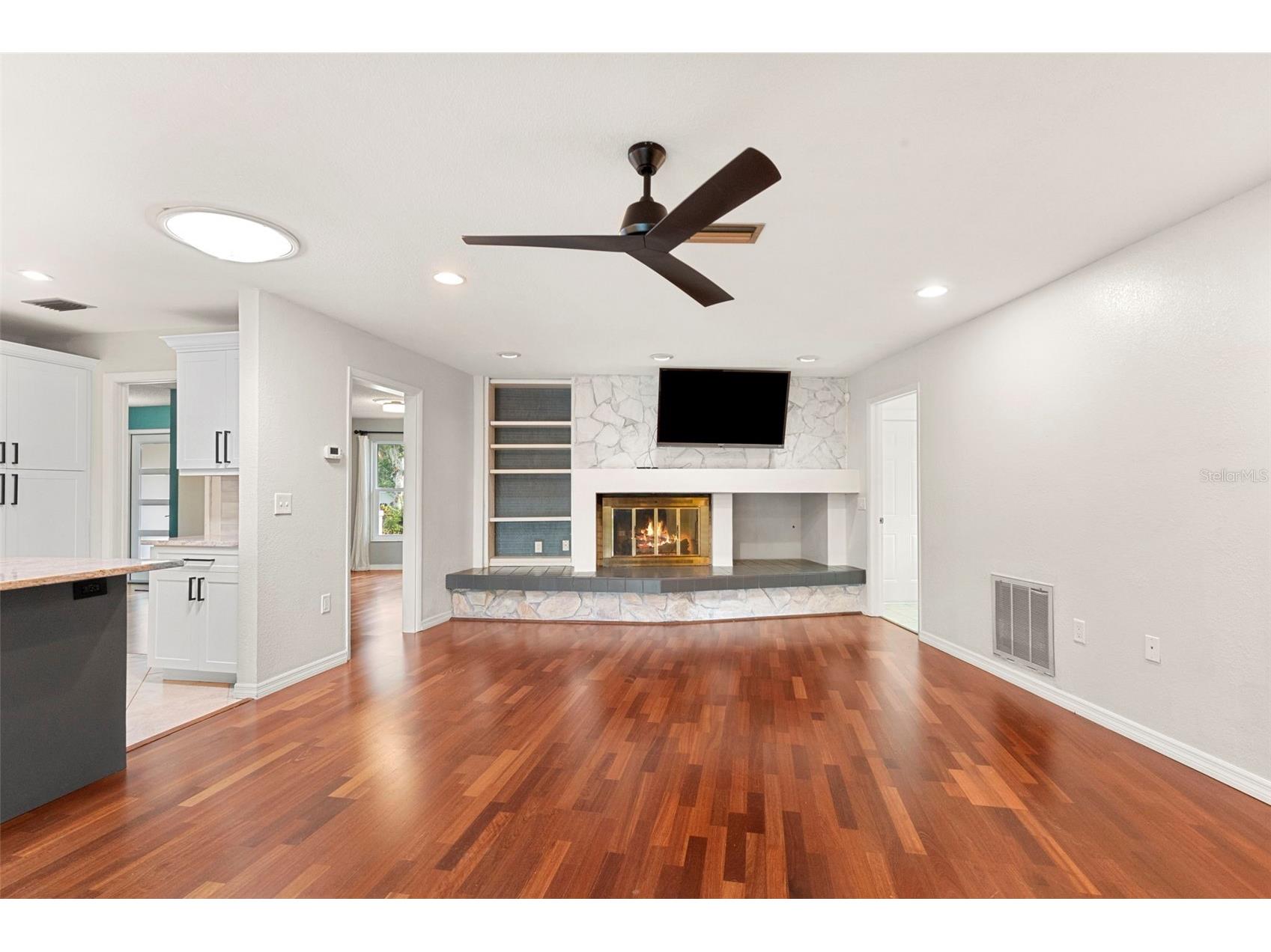 4308 Middle Lake Drive Tampa FL 33624 TB8514073 image17