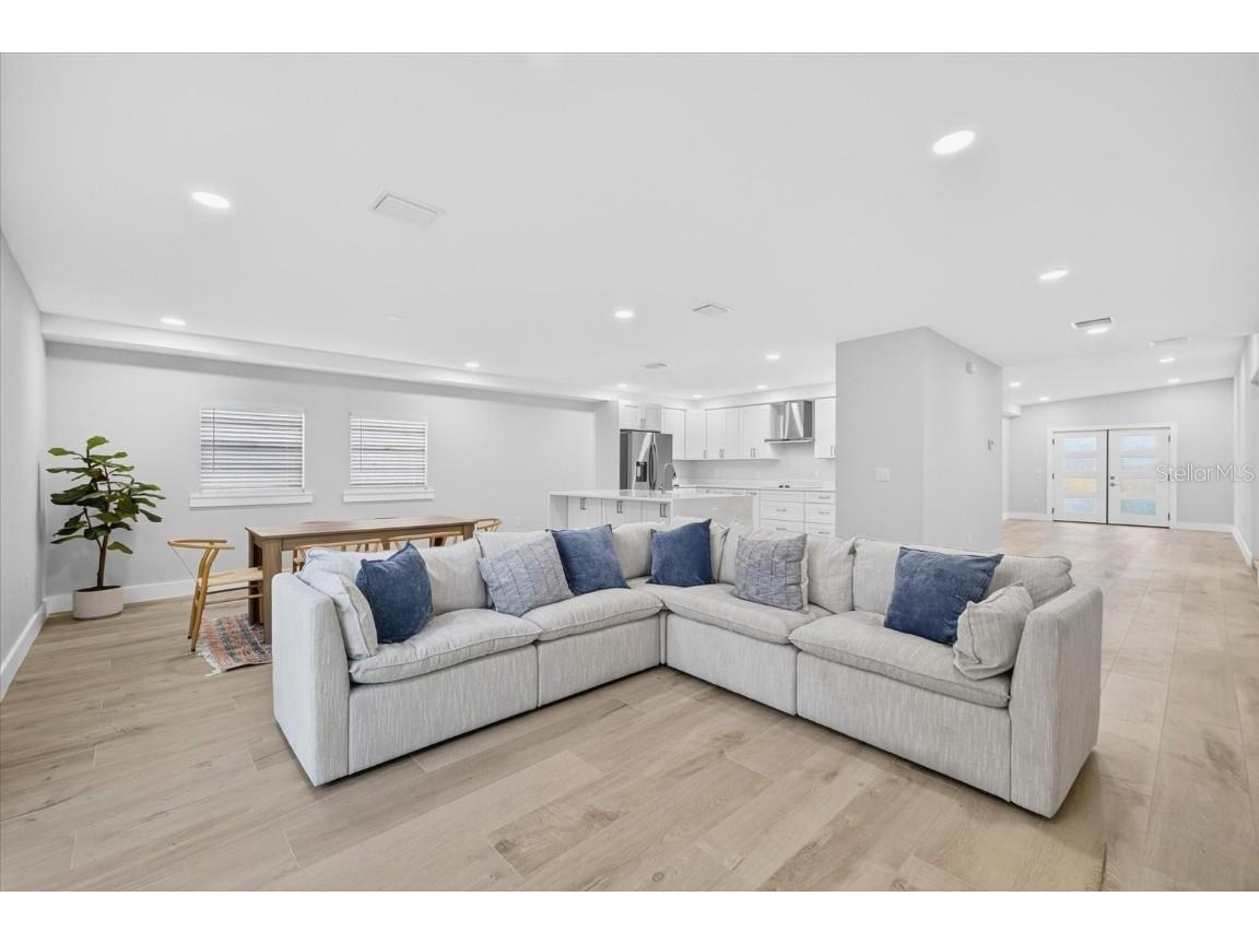 4308 W Iowa Avenue Tampa FL 33616 TB8436417 image3