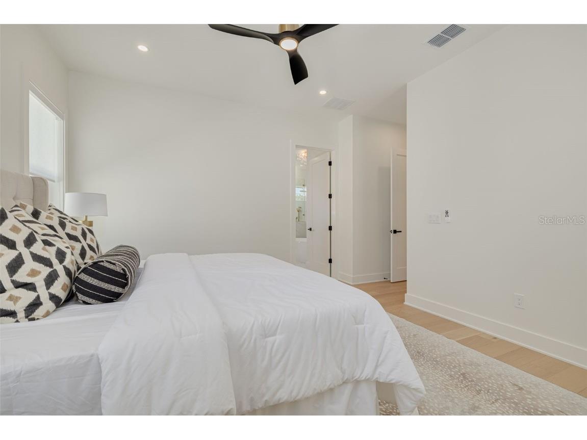 431 36th Avenue N Saint Petersburg FL 33704 TB8436310 image22