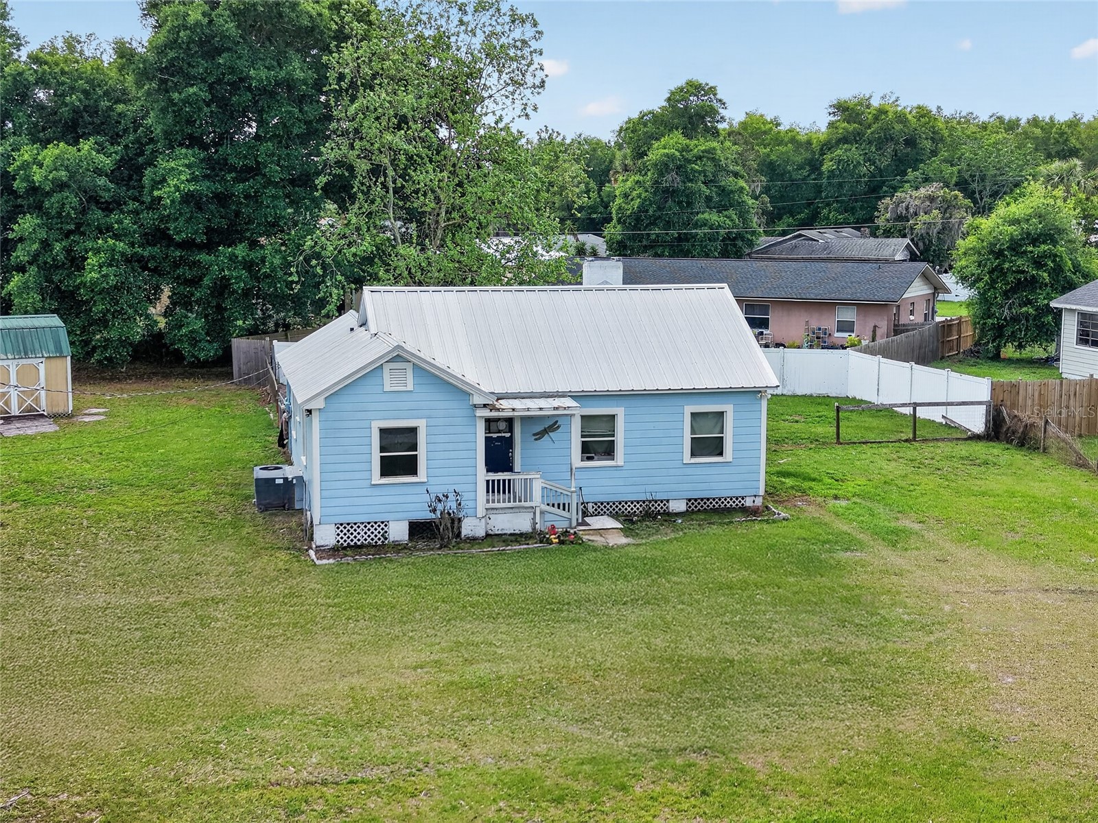 431 Edgewater Avenue Umatilla FL 32784 OM722541 image1