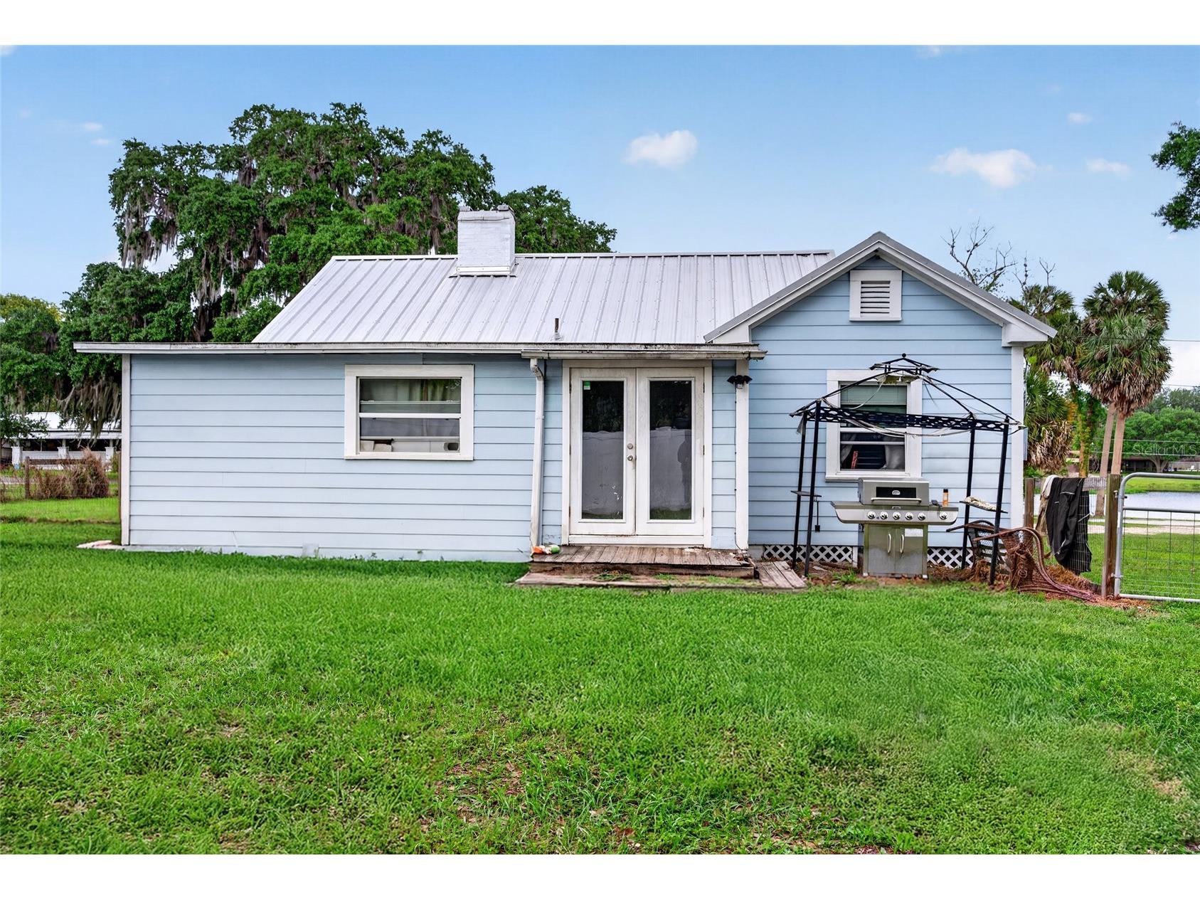 431 Edgewater Avenue Umatilla FL 32784 OM722541 image12