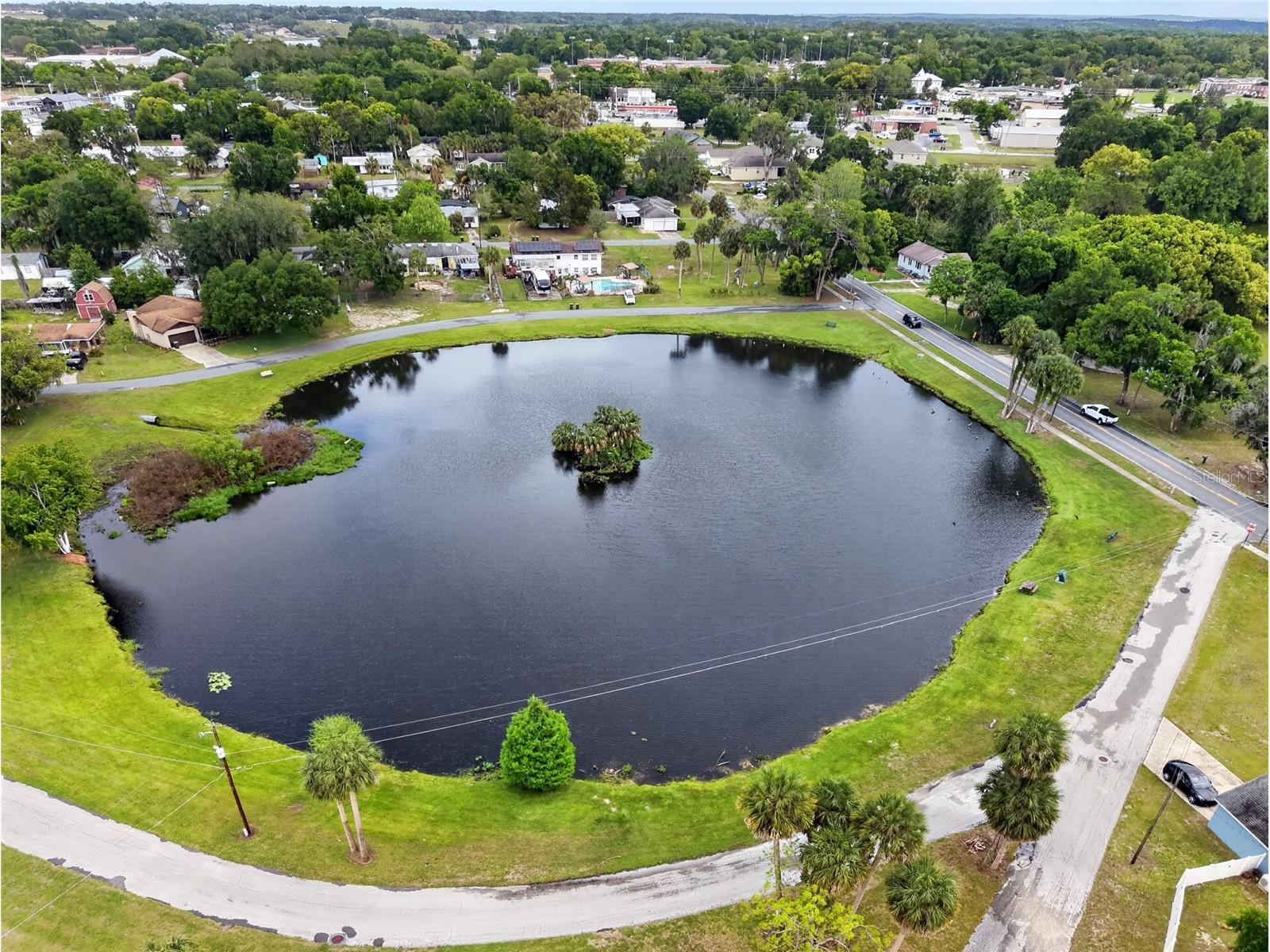 431 Edgewater Avenue Umatilla FL 32784 OM722541 image3