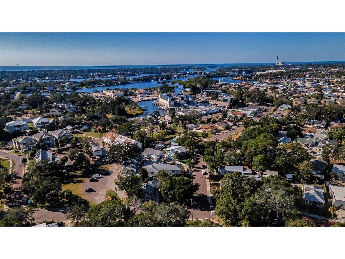 431 Grand Boulevard Tarpon Springs FL 34689 TB8448167 image10