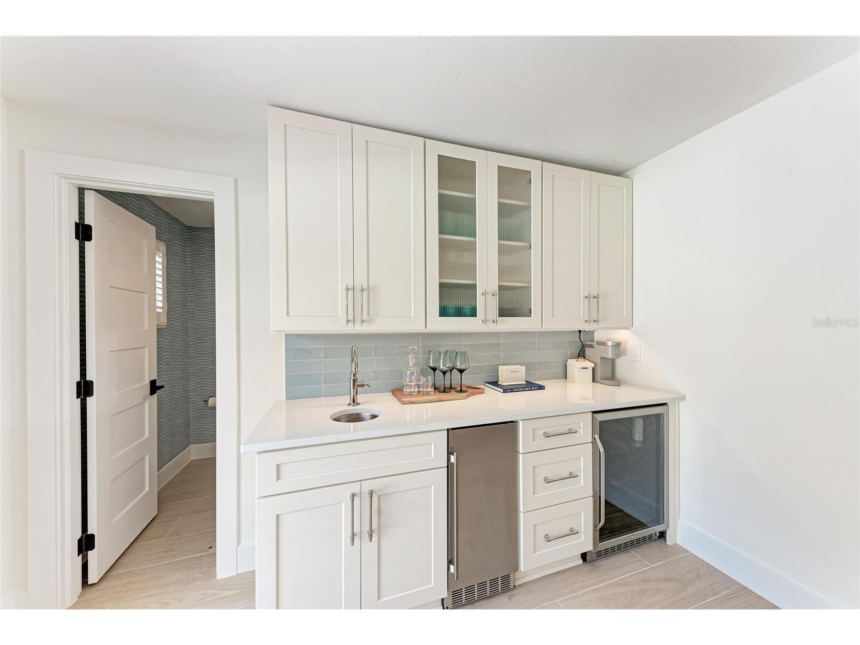 431 Island Circle Sarasota FL 34242 A4691247 image14