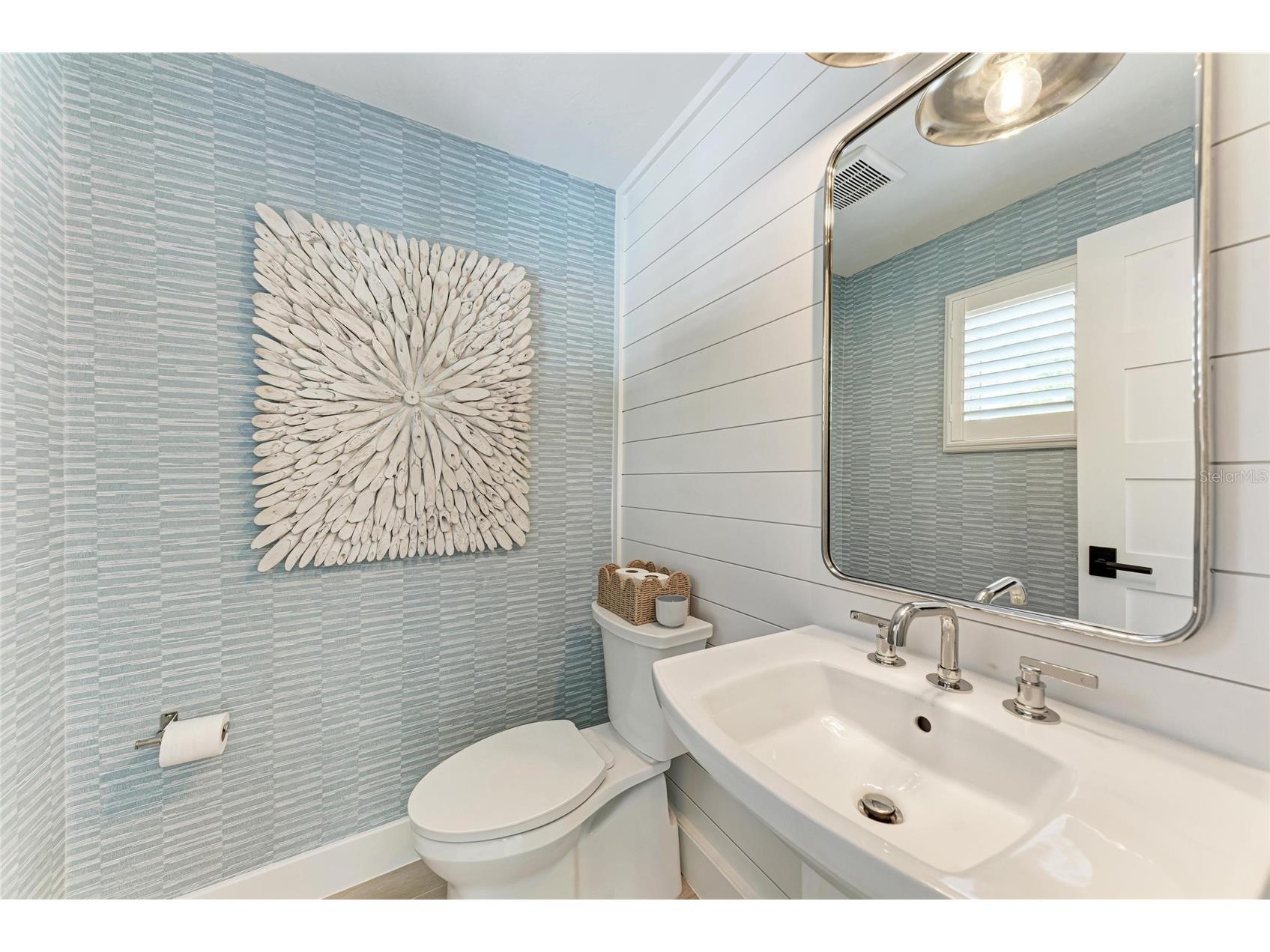 431 Island Circle Sarasota FL 34242 A4691247 image20