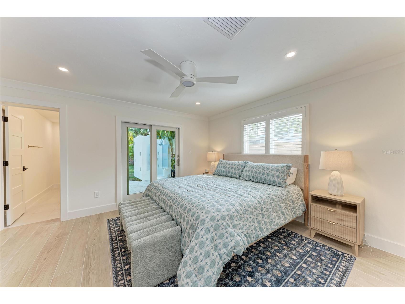 431 Island Circle Sarasota FL 34242 A4691247 image21