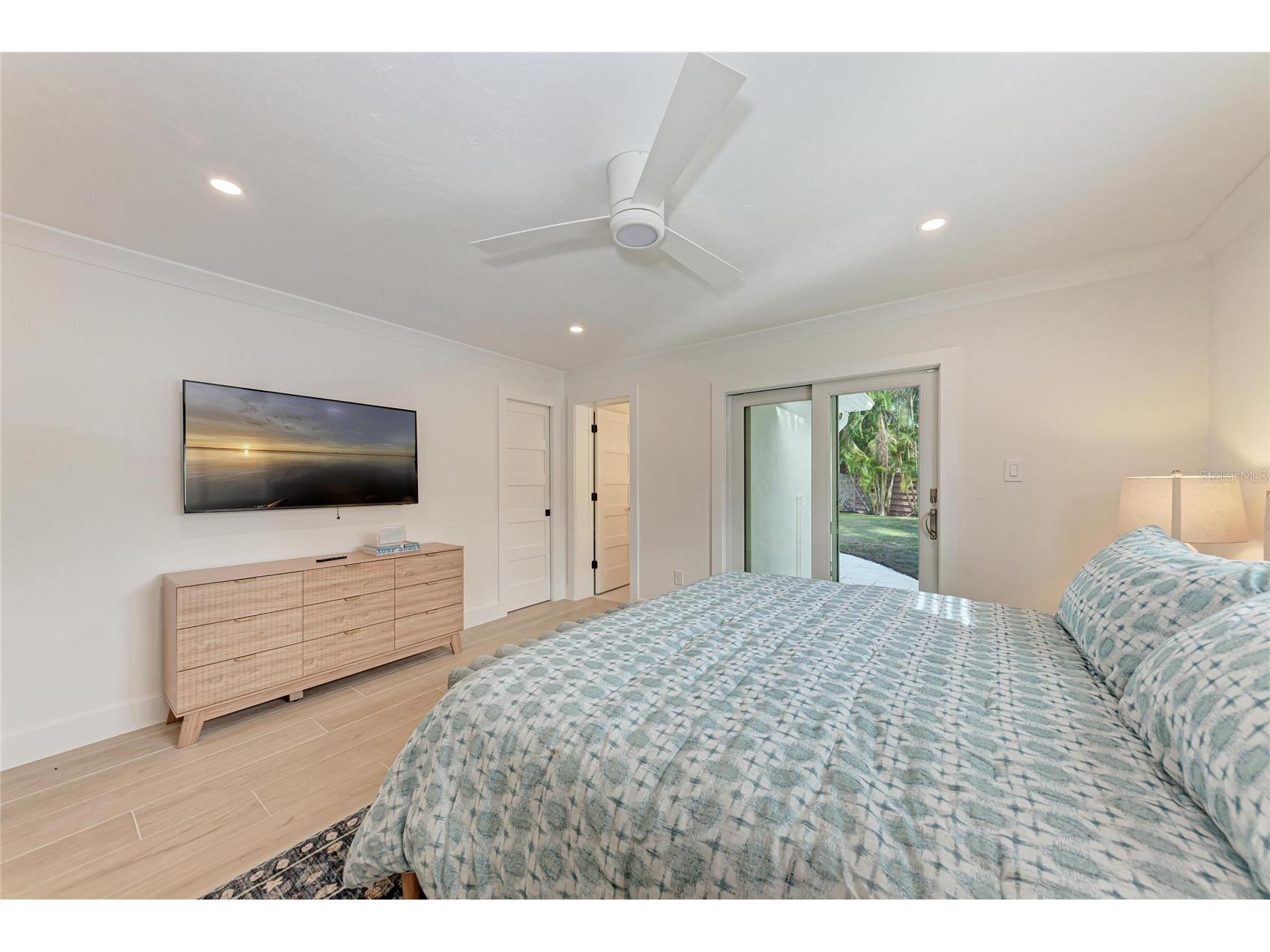431 Island Circle Sarasota FL 34242 A4691247 image22