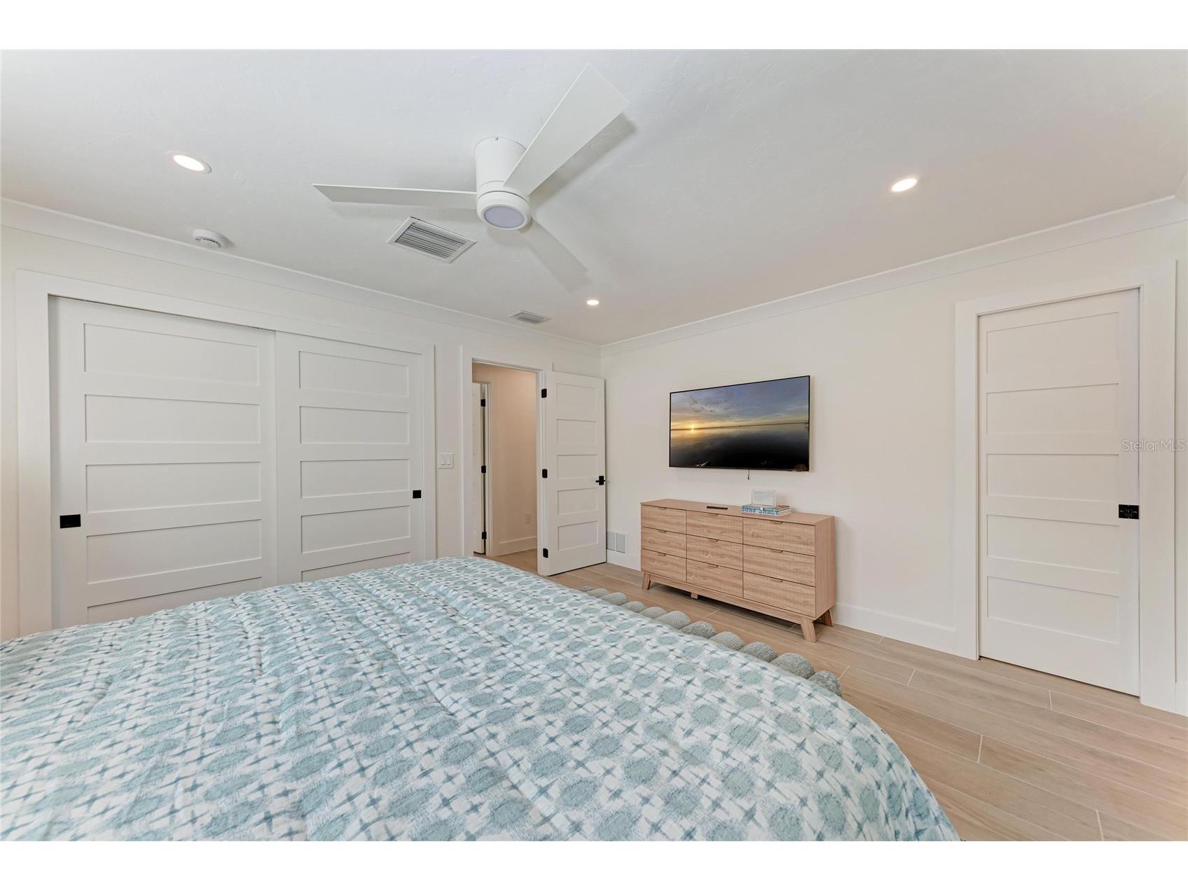 431 Island Circle Sarasota FL 34242 A4691247 image23