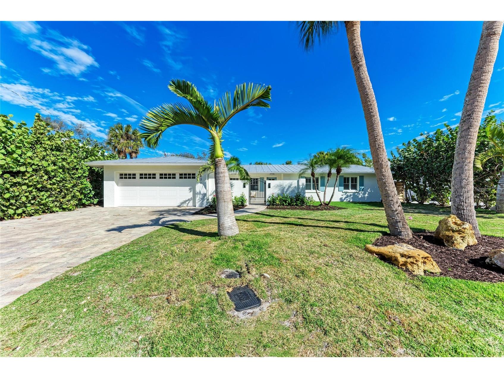 431 Island Circle Sarasota FL 34242 A4691247 image3