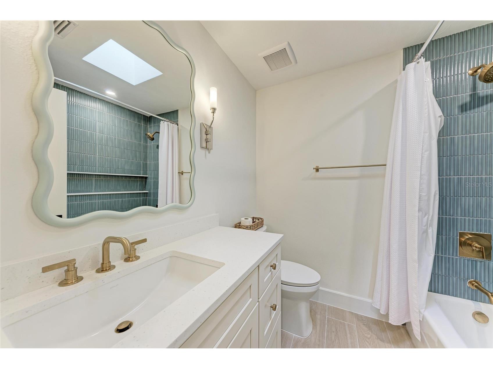 431 Island Circle Sarasota FL 34242 A4691247 image34