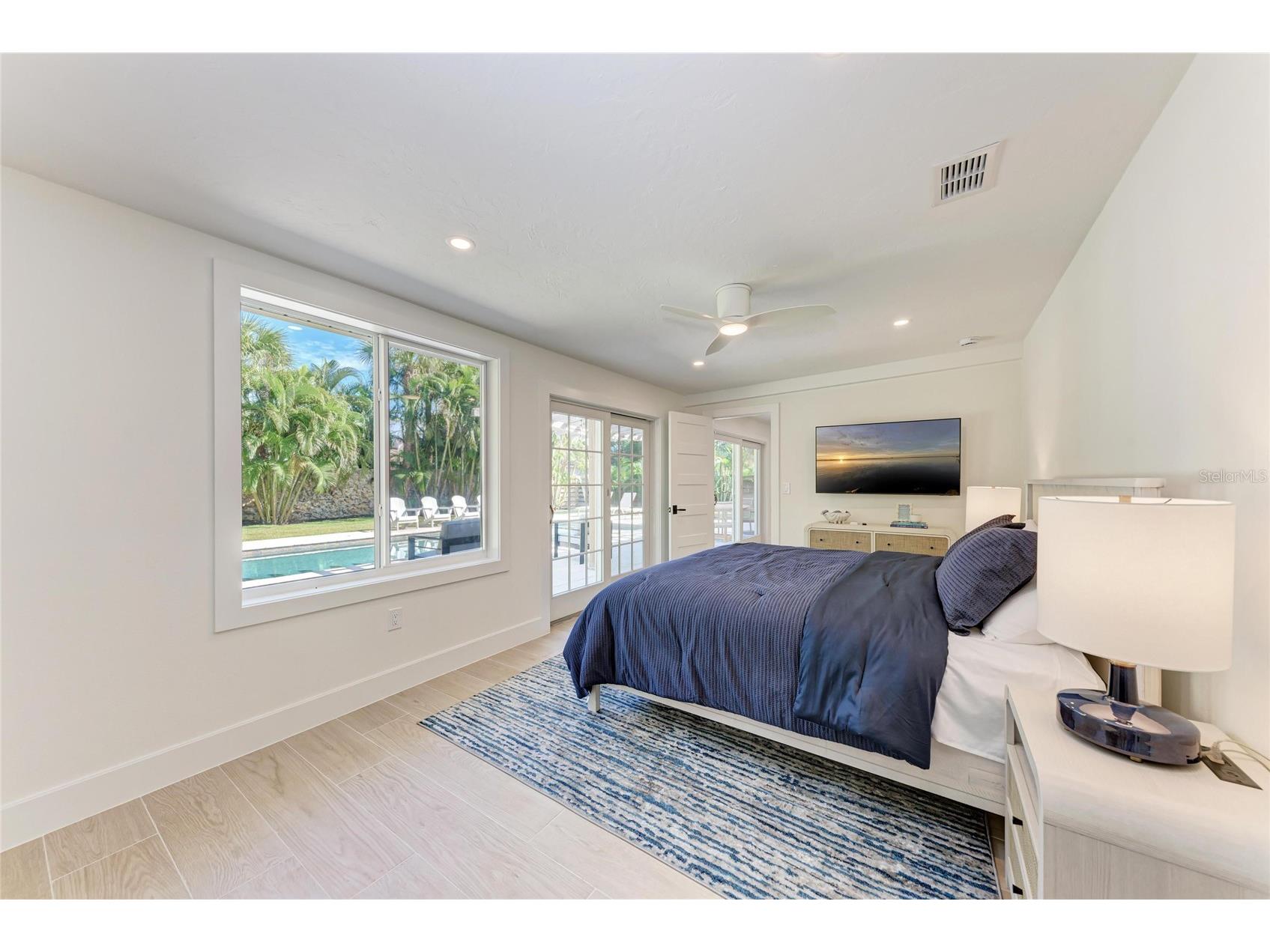 431 Island Circle Sarasota FL 34242 A4691247 image35