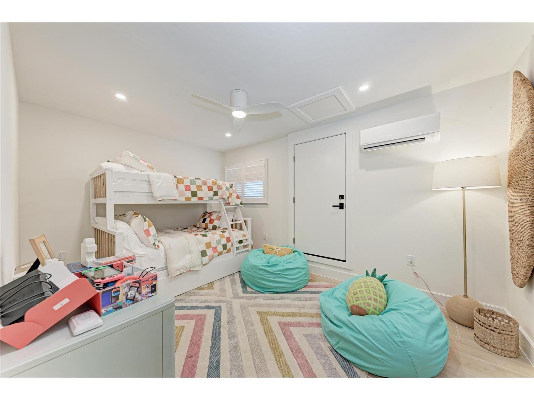 431 Island Circle Sarasota FL 34242 A4691247 image37