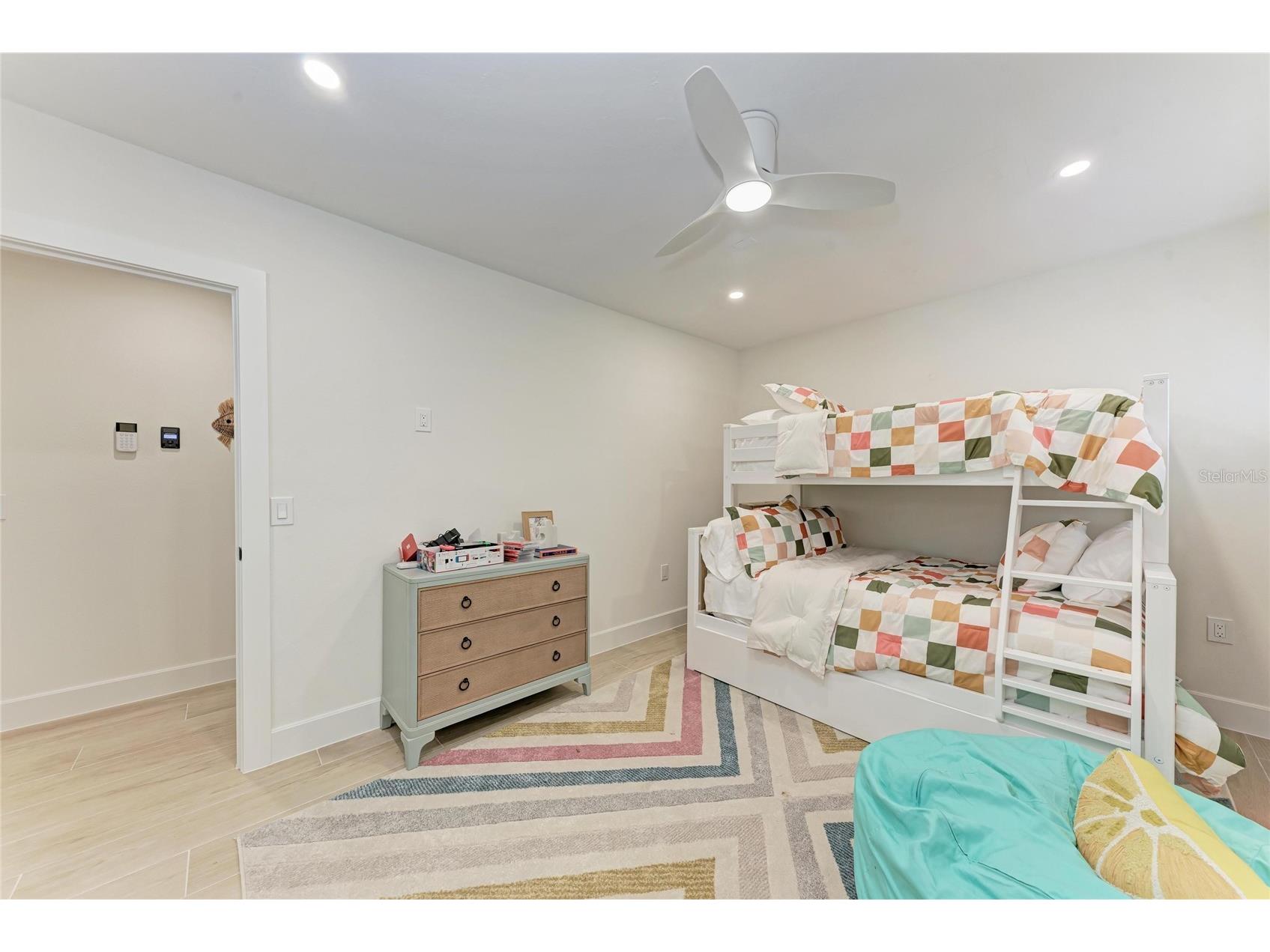 431 Island Circle Sarasota FL 34242 A4691247 image38
