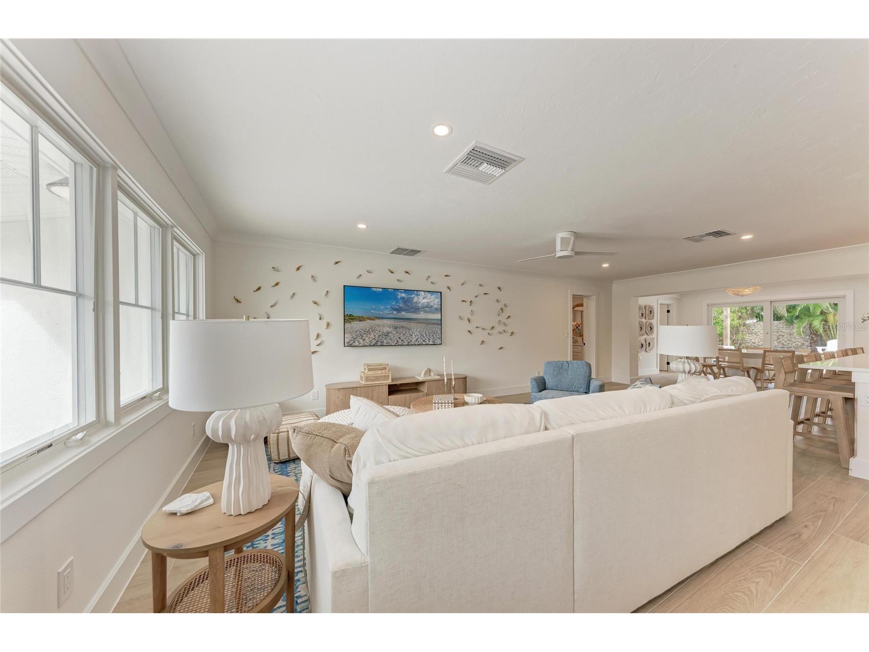 431 Island Circle Sarasota FL 34242 A4691247 image8