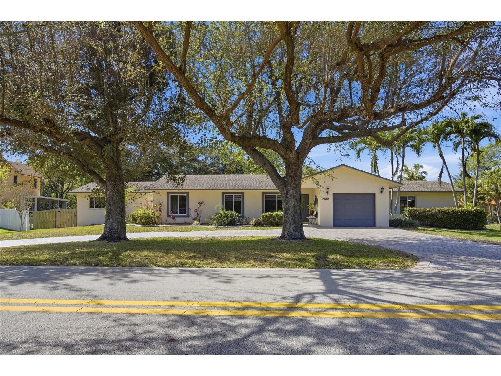 431 S Old Hiatus Rd Avenue Fort Lauderdale FL 33325 A4684321 image1