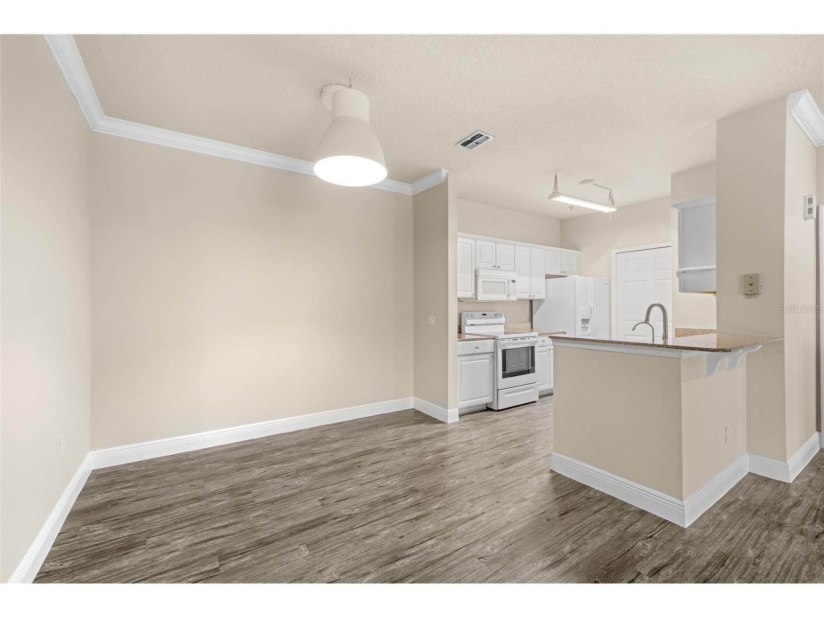 431 Southern Pecan Circle #201 Winter Garden FL 34787 O6397663 image3
