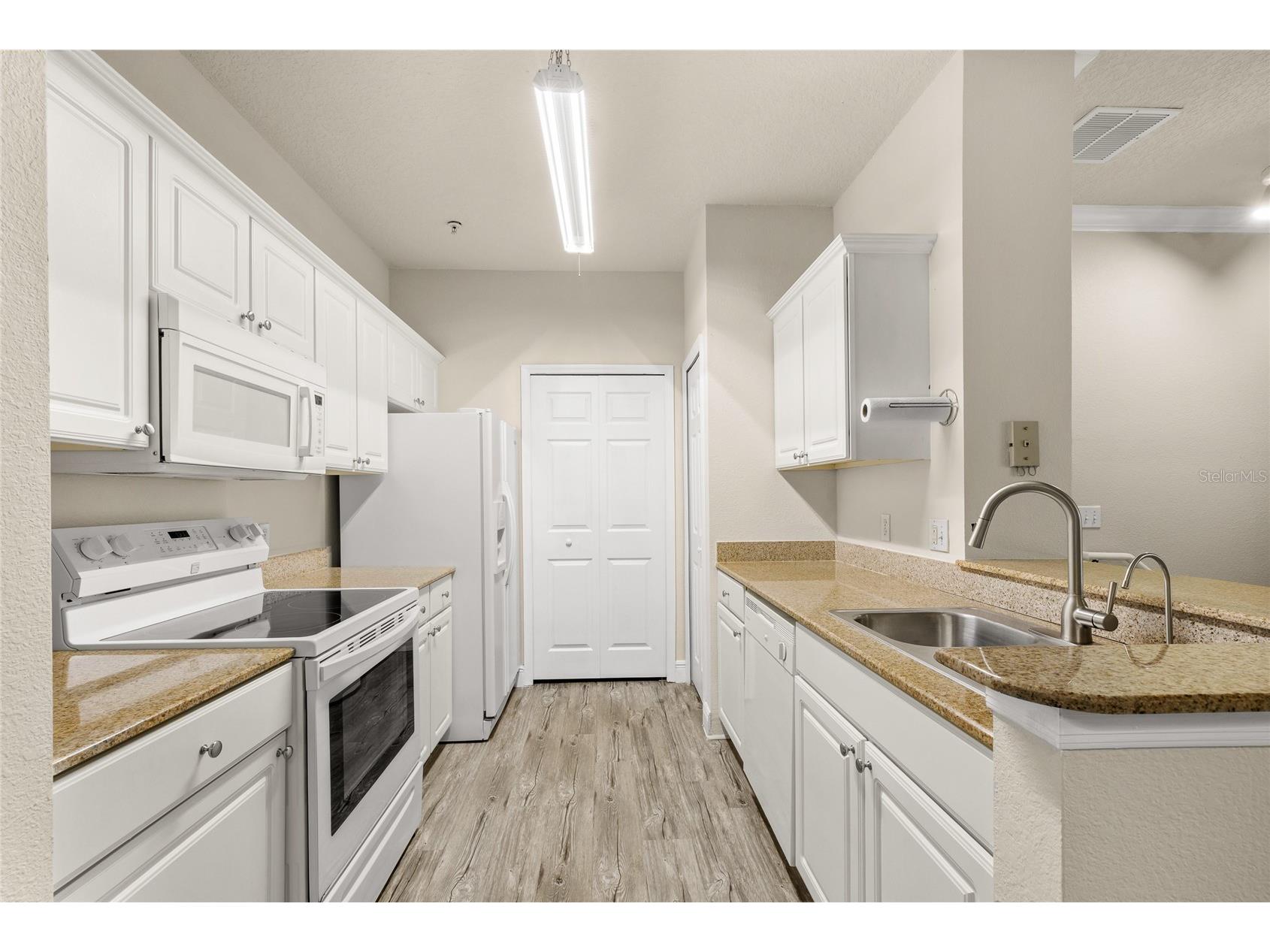 431 Southern Pecan Circle #201 Winter Garden FL 34787 O6397663 image9