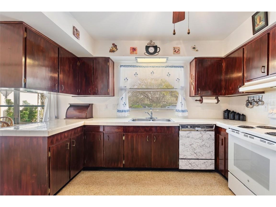 4310 Indian Lake Drive Indian Lake Estates FL 33855 - LAKE WALK IN WATER TB8354732 image5