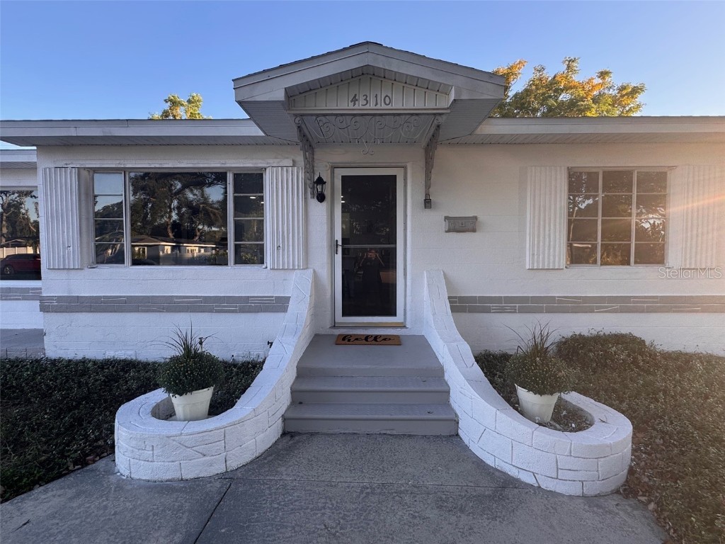 4310 Yardley Avenue N Saint Petersburg FL 33713 TB8414396 image2