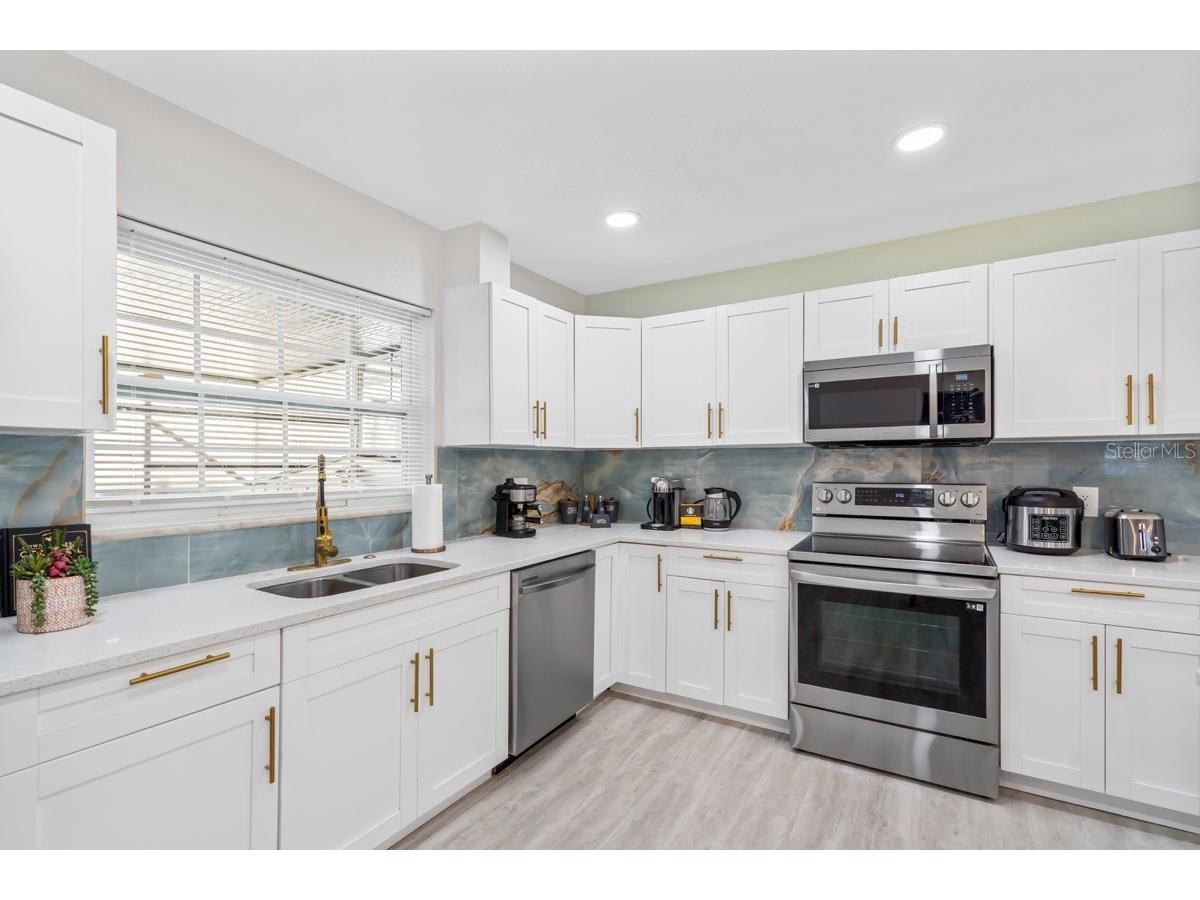 4311 123rd Street W Cortez FL 34215 O6402798 image12