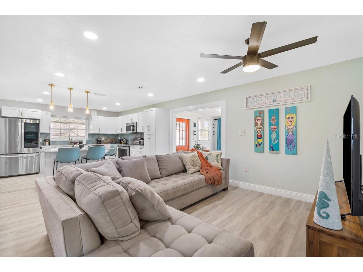4311 123rd Street W Cortez FL 34215 O6402798 image2