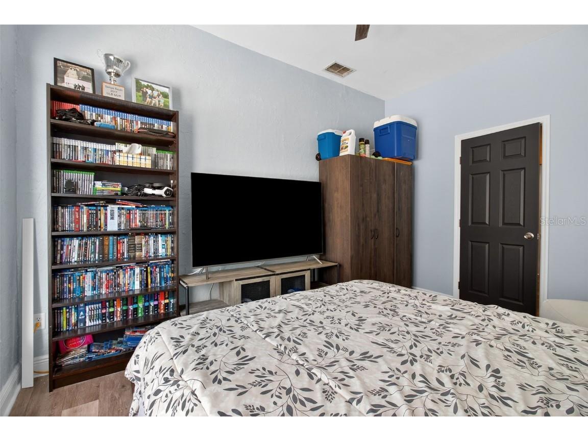 4311 25th Avenue N Saint Petersburg FL 33713 TB8442475 image28