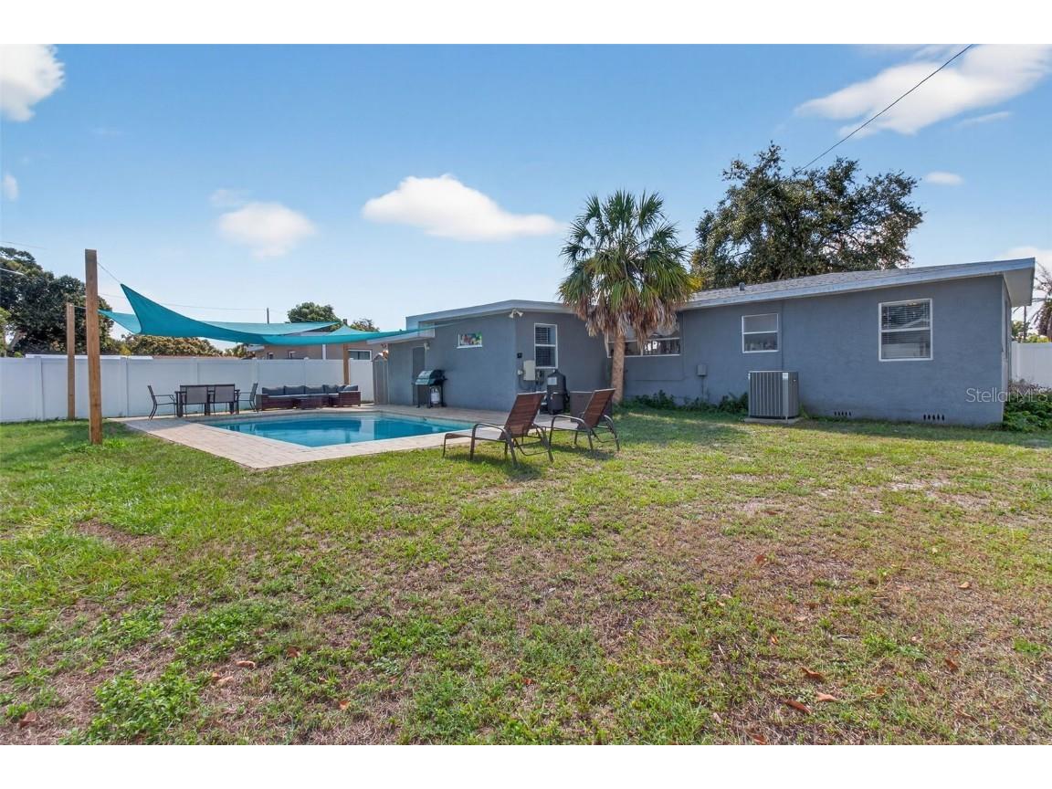 4311 25th Avenue N Saint Petersburg FL 33713 TB8442475 image34