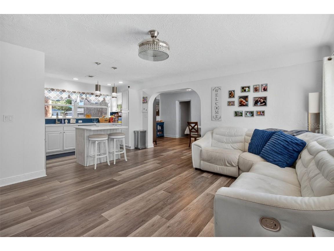 4311 25th Avenue N Saint Petersburg FL 33713 TB8442475 image6