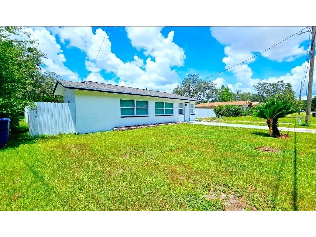 4311 5th Street Zephyrhills FL 33542 TB8415931 image1