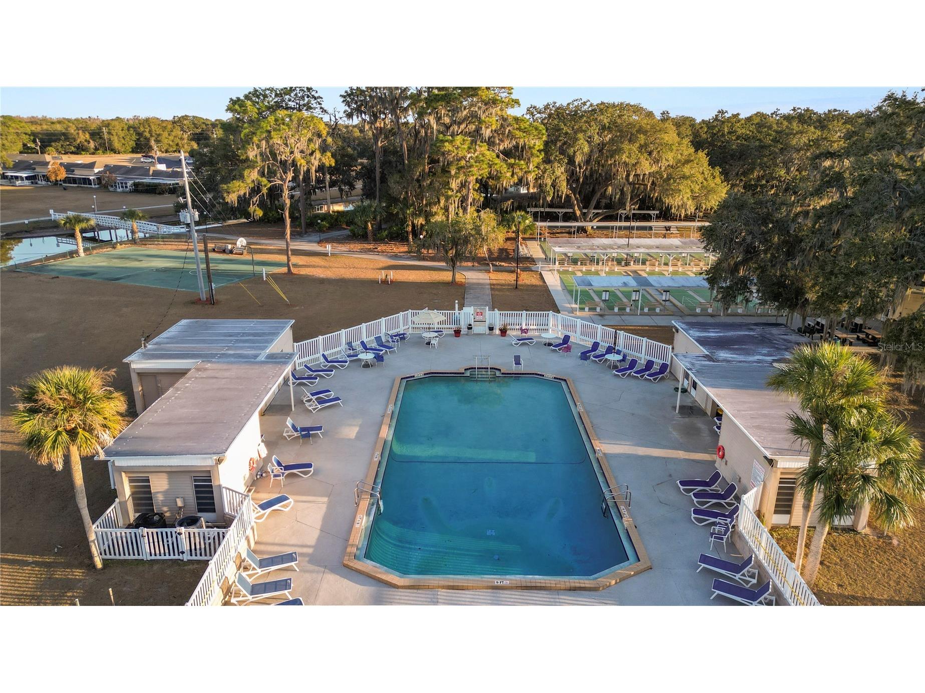 4311 Club Circle Lakeshore FL 33854 L4959347 image32