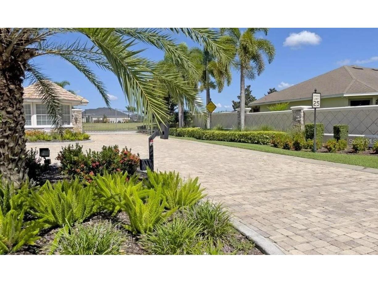 4311 Emerald Palms Boulevard Winter Haven FL 33884 L4957293 image2