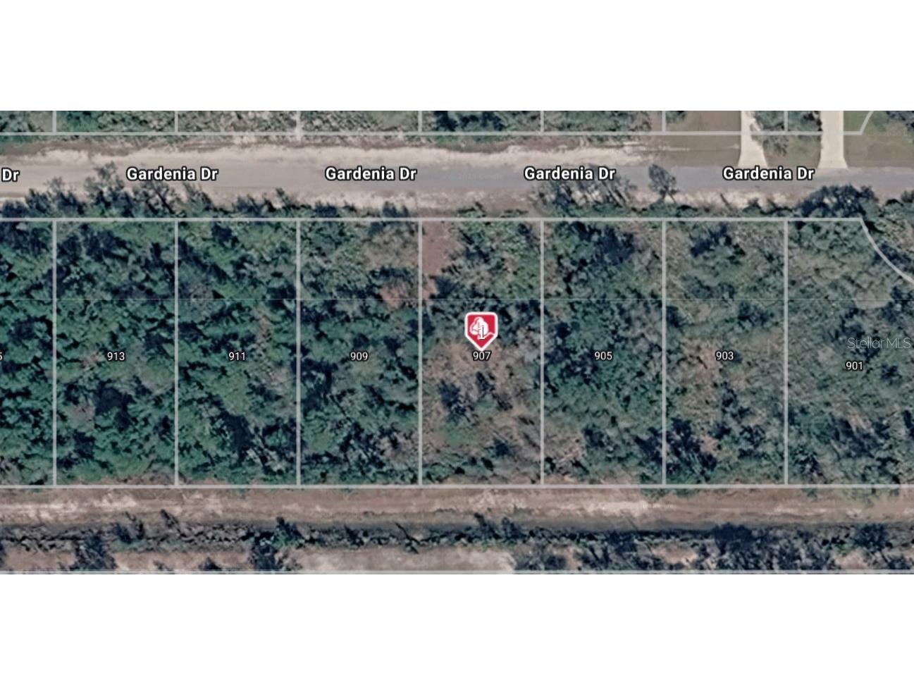 4311 Gardenia Drive Indian Lake Estates FL 33855 - LAKE WALK IN WATER O6390722 image1