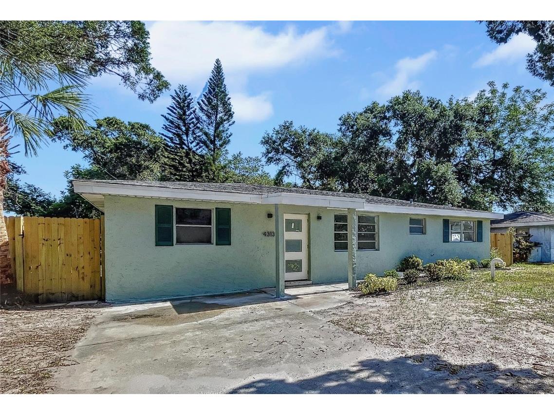 4313 Mcintosh Lane Sarasota FL 34232 A4571639 image1