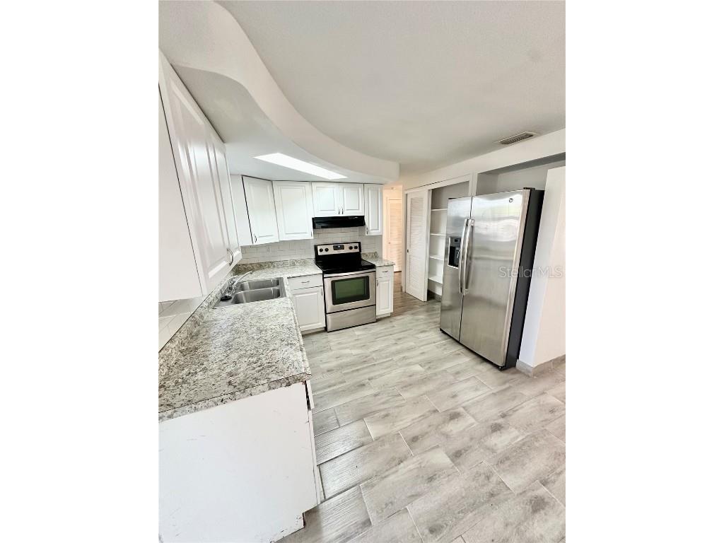 4313 Oak Bluff Avenue Holiday FL 34691 TB8449166 image3