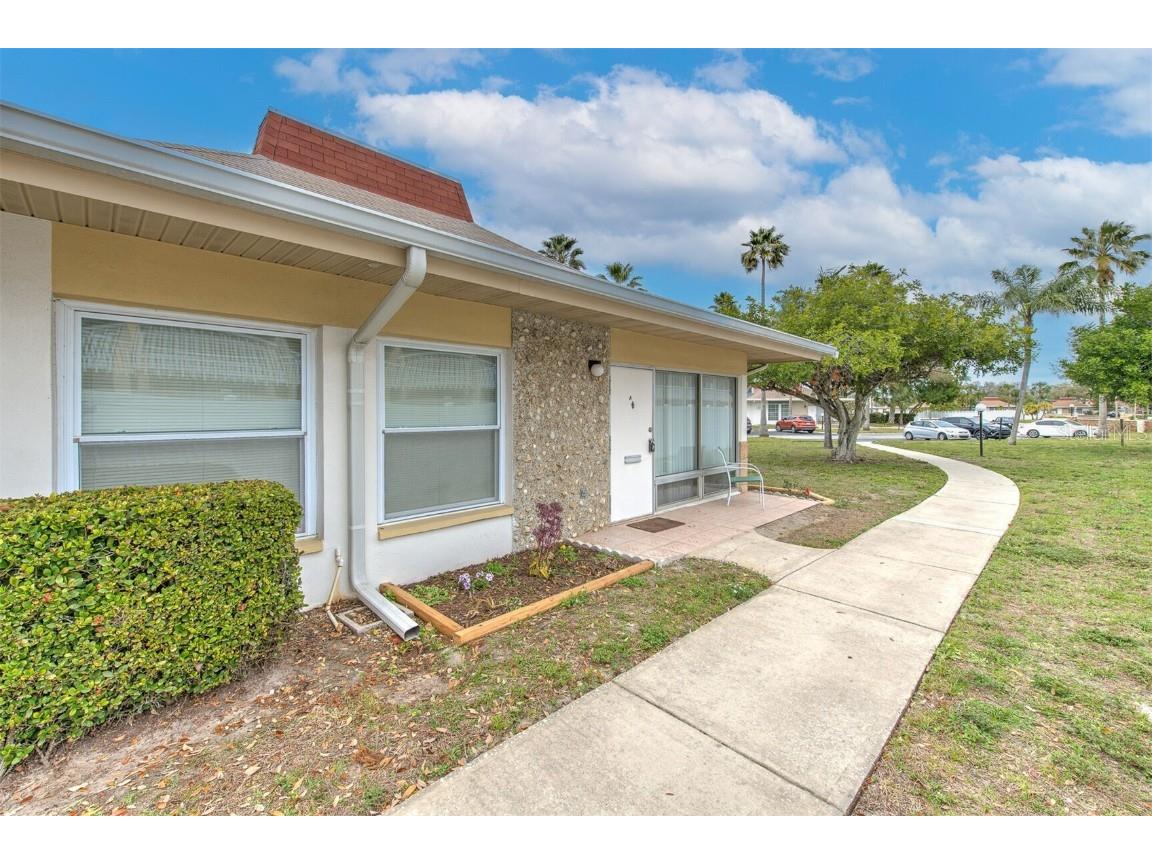 4313 Tahitian Gardens Circle #A Holiday FL 34691 T3505435 image1