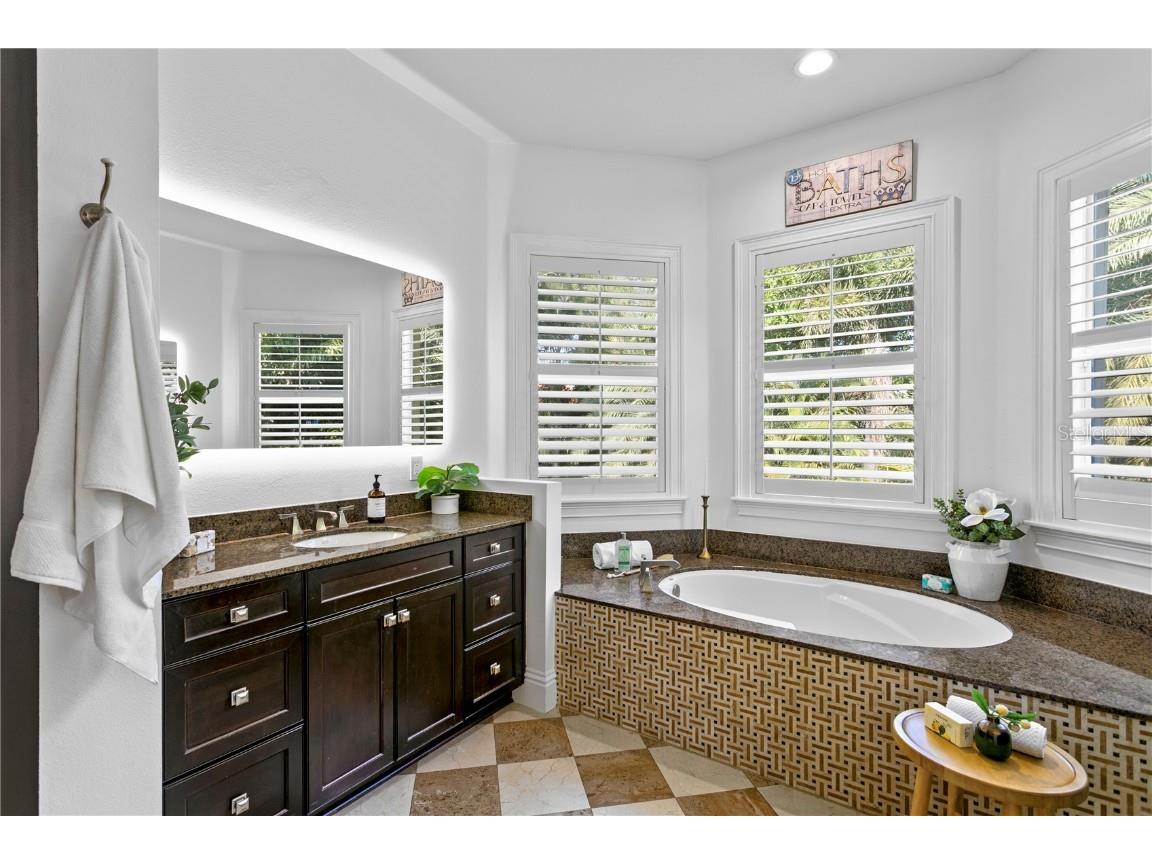 4313 W Vasconia Street Tampa FL 33629 TB8454631 image44