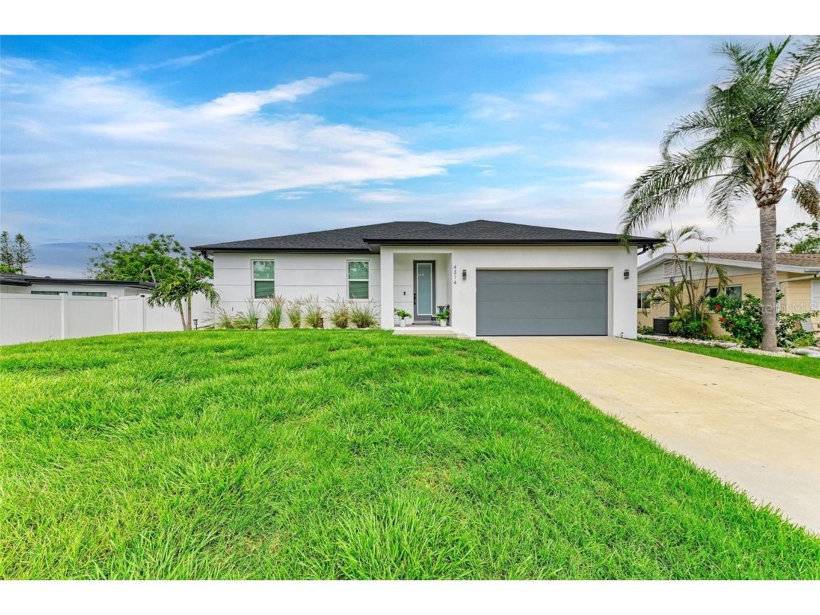 4314 Des Plaines Drive Sarasota FL 34233 A4657609 image1