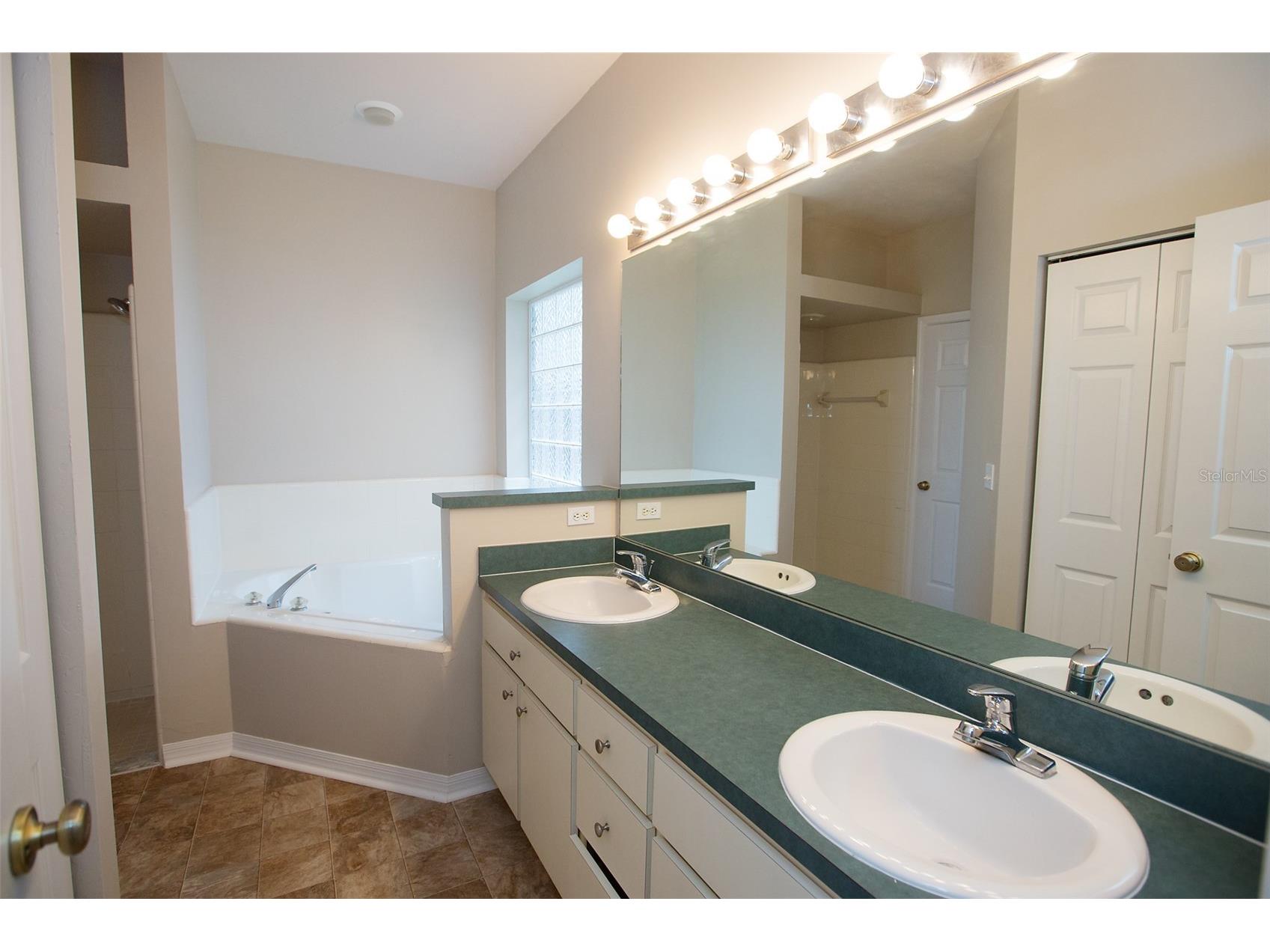 4314 NW 35th Street Gainesville FL 32605 GC541317 image14