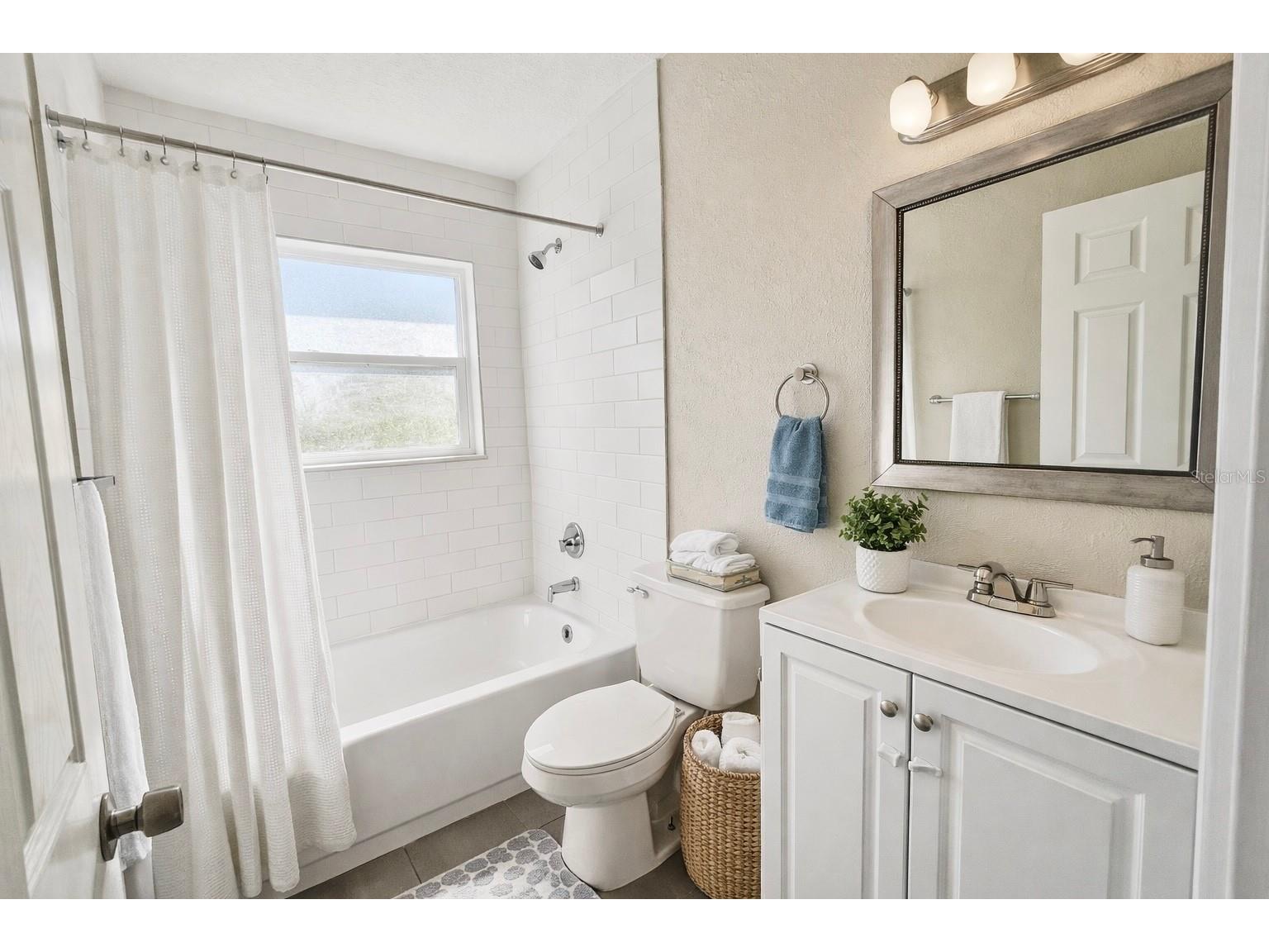 4314 Silver Star Road Orlando FL 32808 O6381603 image17