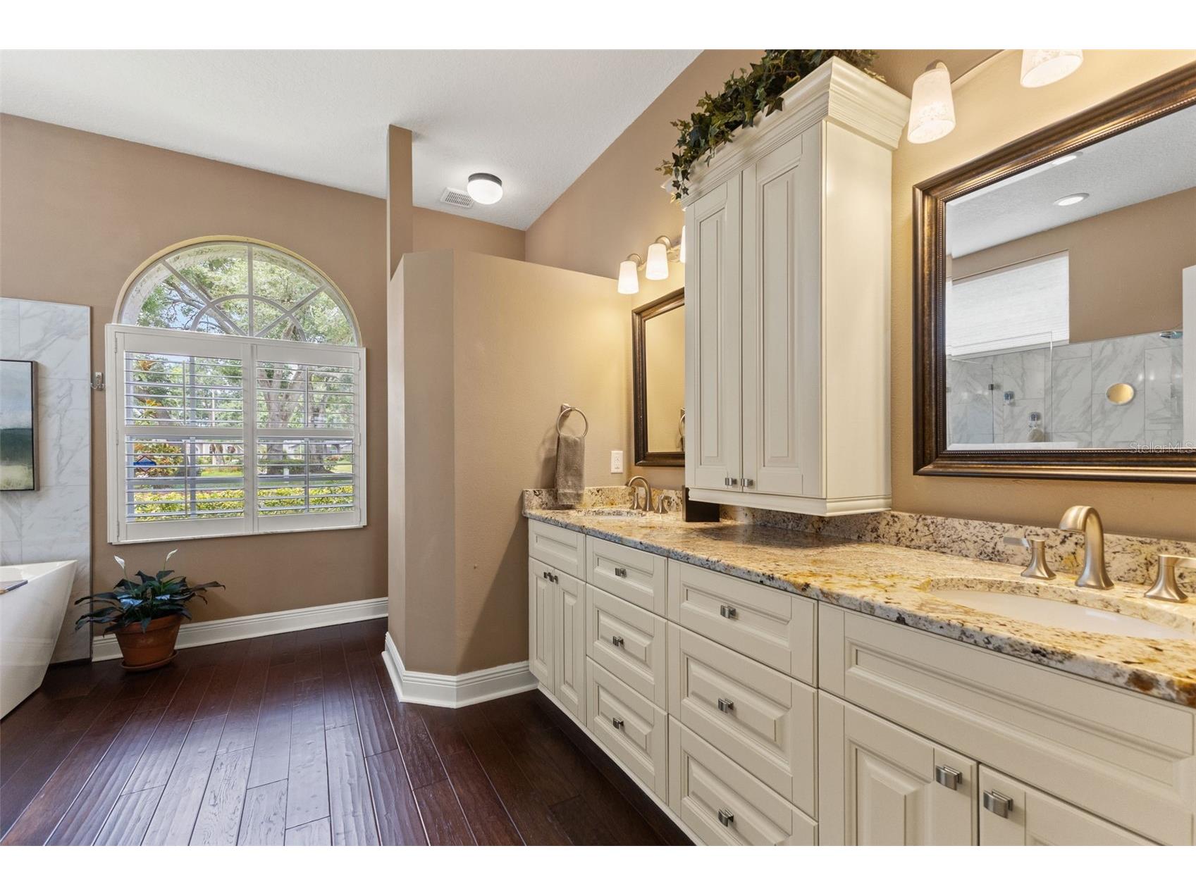 4315 Round Lake Court Tampa FL 33618 TB8514579 image19