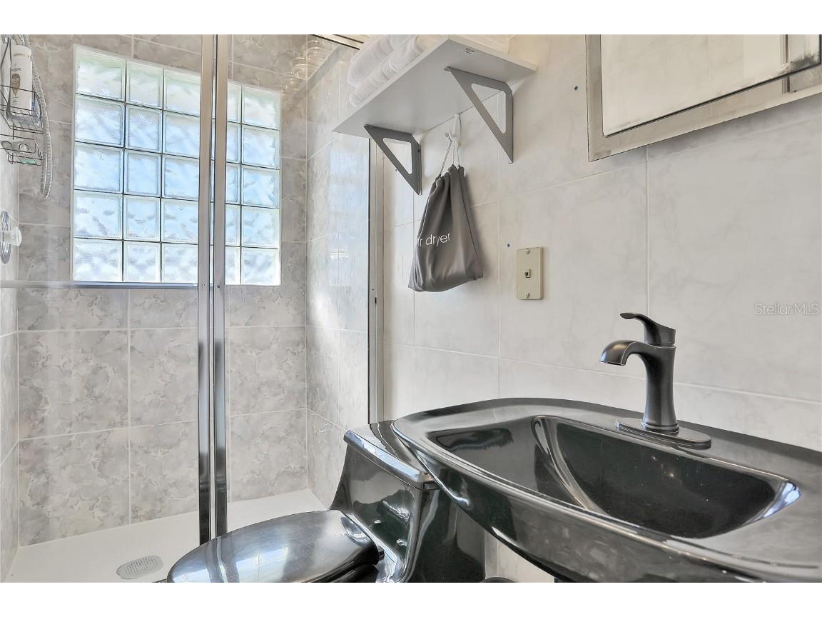 4315 Royal Palm Drive Bradenton FL 34210 A4523220 image24