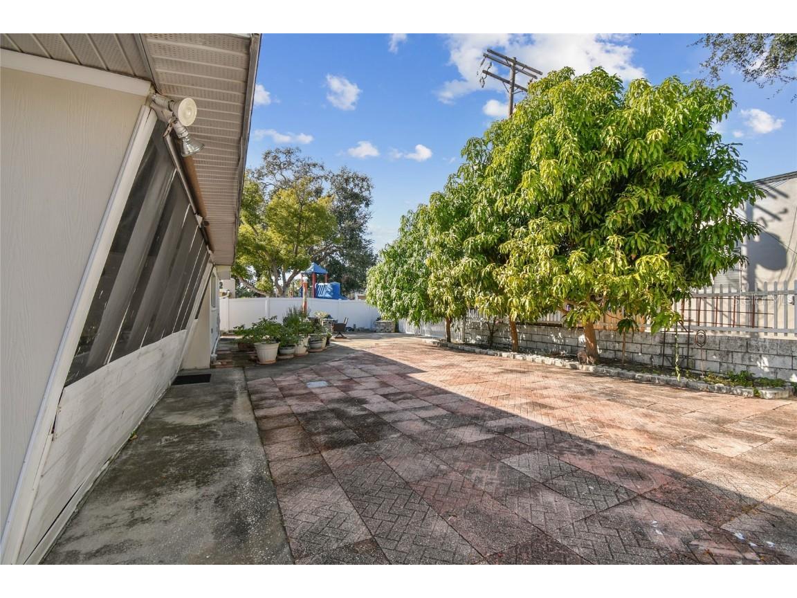 4315 W Fair Oaks Avenue Tampa FL 33611 TB8449282 image37