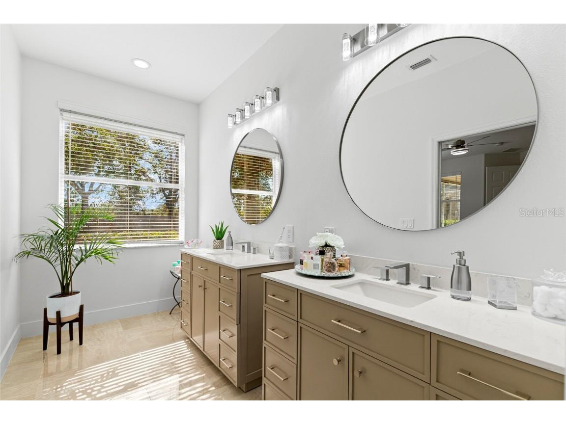 4316 Callista Lane Sarasota FL 34243 A4674352 image14